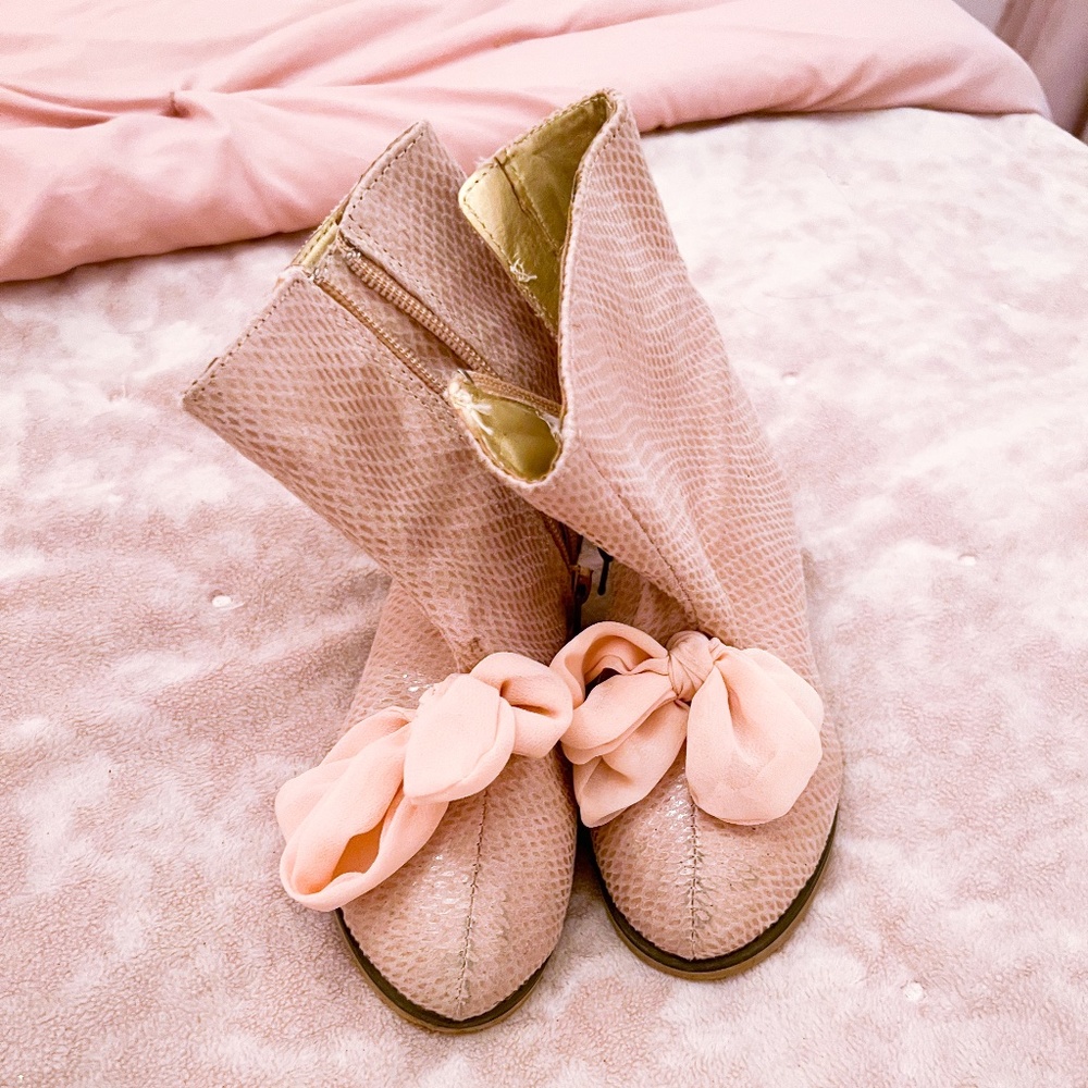 Joyfolie pink boots